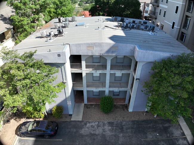 Exterior 3D - Barranca Square Apartments