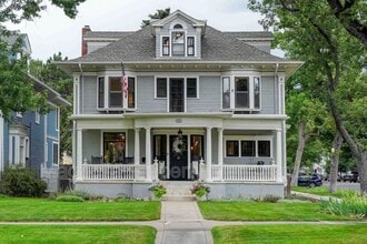 Building Photo - 1532 N Nevada Ave