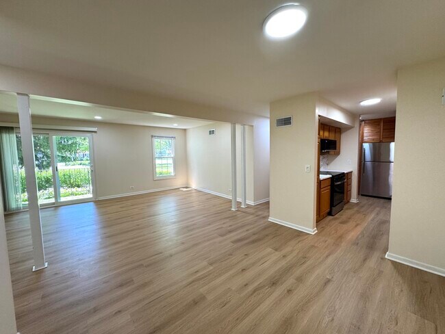 Foto del edificio - 550 Shorely Dr