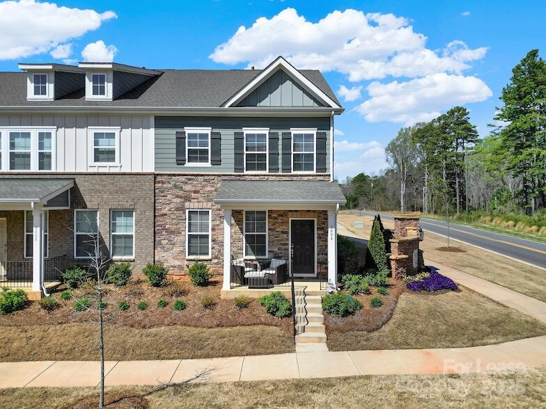 Primary Photo - 8004 Whitegrove Rd