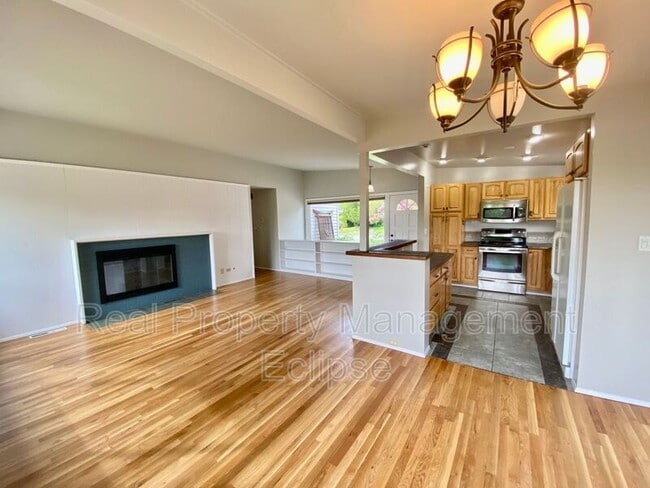 Photo - 16025 NE 3rd St House