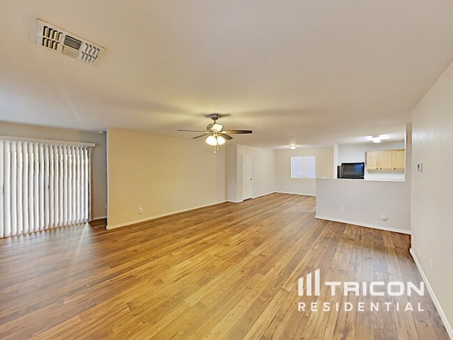 Building Photo - 1747 E Desert Rose Trail