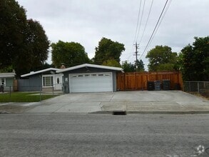 Building Photo - 1230 Manzano Way