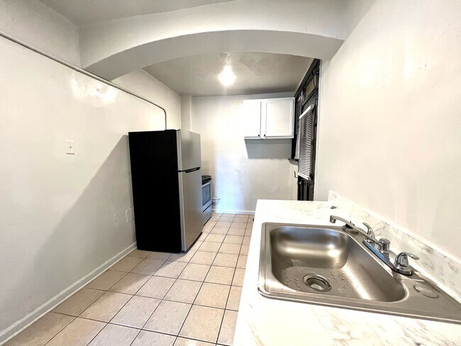 Foto del edificio - 4329 S Grand Blvd