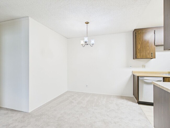 Foto del edificio - 1/1 Golden Oaks Condo for rent