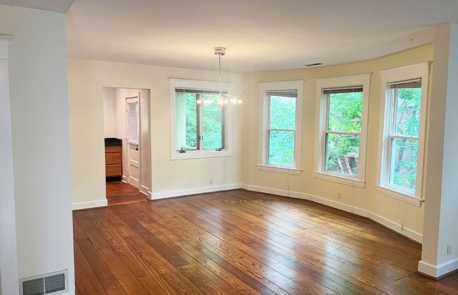 Foto del edificio - 3436 Lyleburn Pl