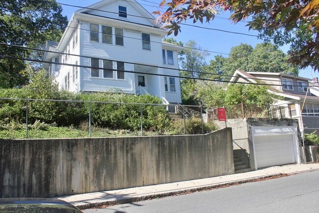 Building Photo - 154 Mount Vernon St
