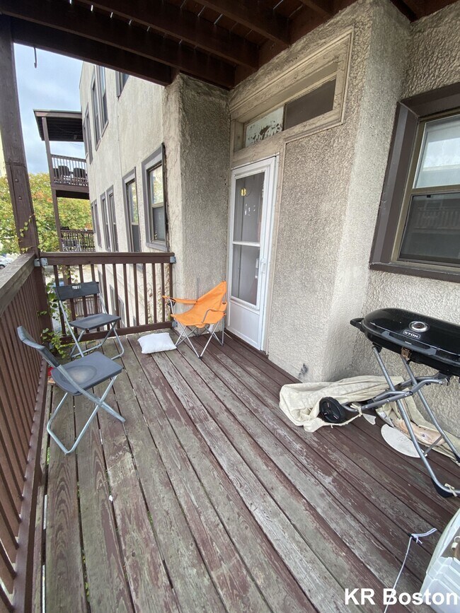 Building Photo - 11 Hamilton Rd