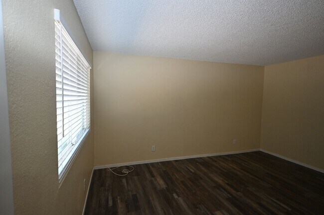 Foto del edificio - 2508 N McCarran St