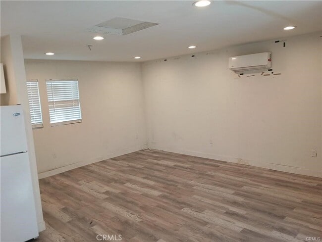 Building Photo - 22441 Saticoy St
