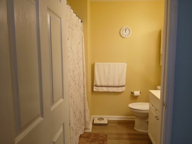 Building Photo - 212 Mill Pond Dr