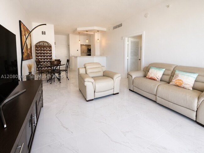 Foto del edificio - 6917 Collins Ave