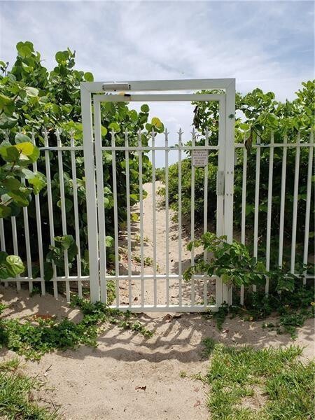 Foto del edificio - 1630 N Ocean Blvd