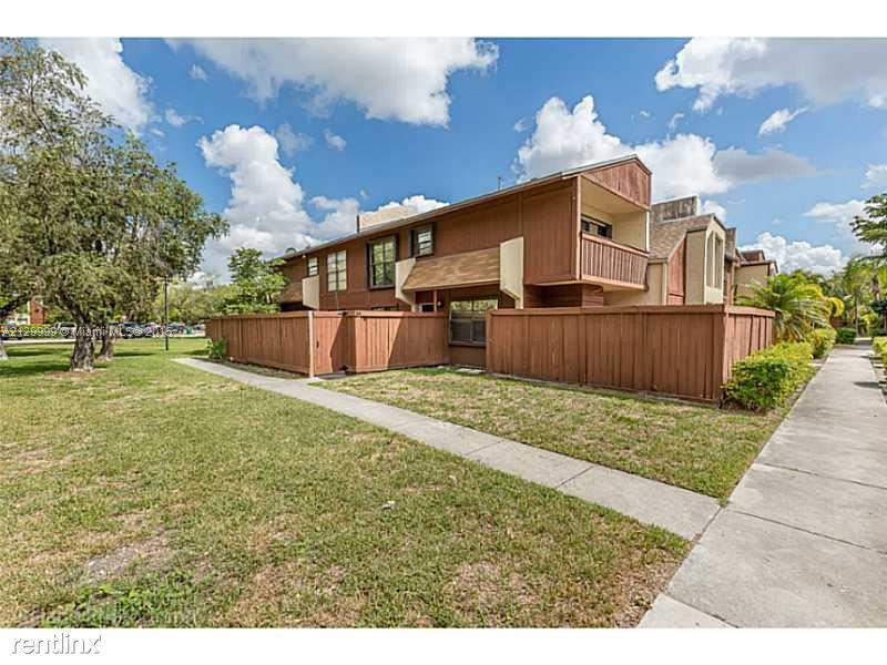 Primary Photo - 2 br, 2 bath Townhome - 11561 SW 64th St A...