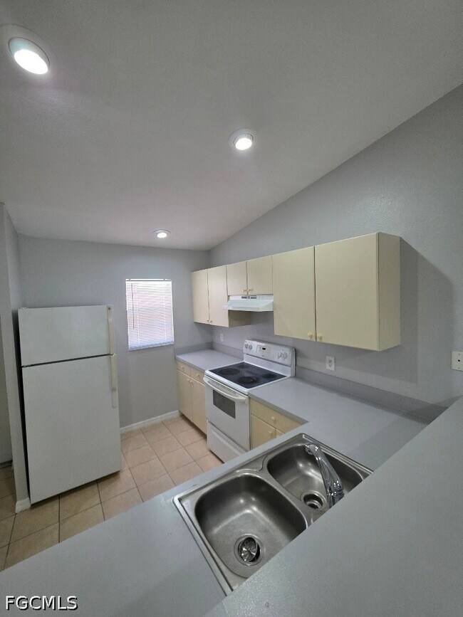 Building Photo - 2419 Joe Ave S