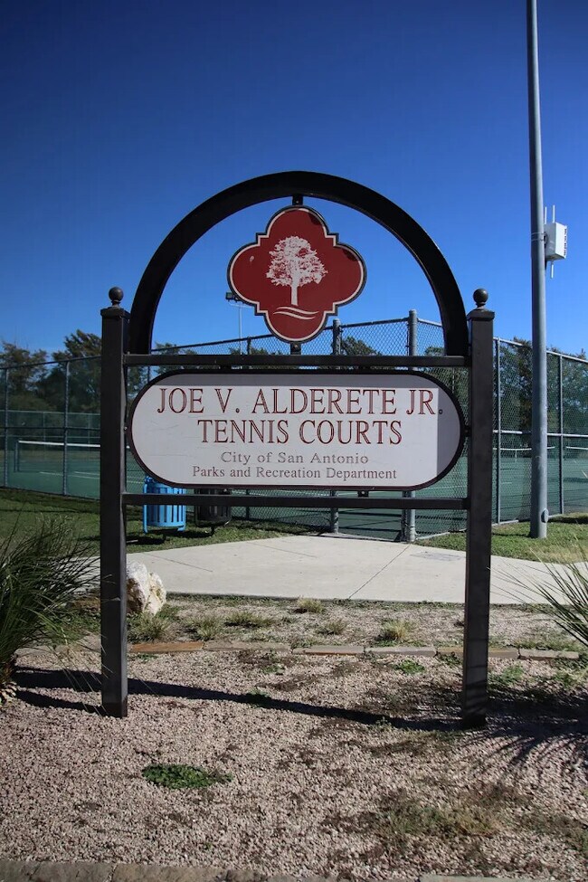 Foto del edificio - 623 Donaldson Ave