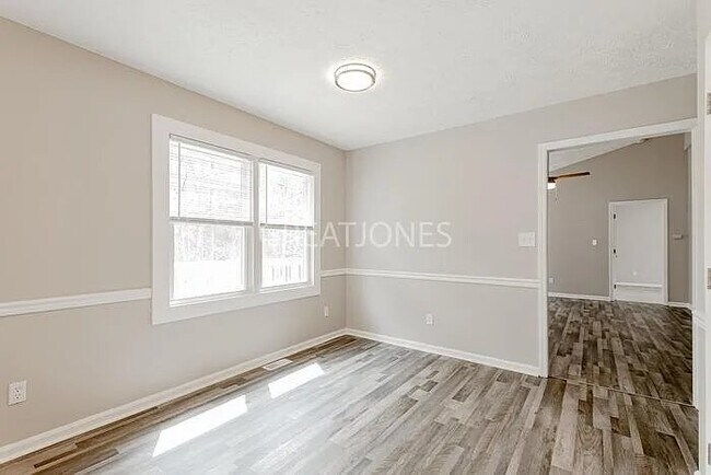 Foto del edificio - 6431 Applewhite Rd