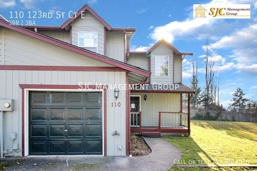 Primary Photo - 2-story duplex in Tacoma for rent