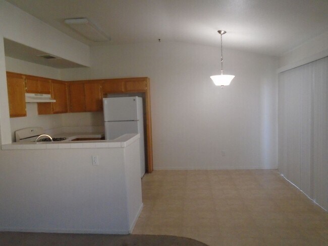 Foto del edificio - PEBBLE CREEK 4502 A-D