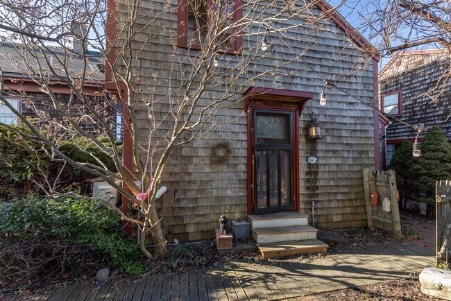 Building Photo - 14 Nicholson Hill Rd
