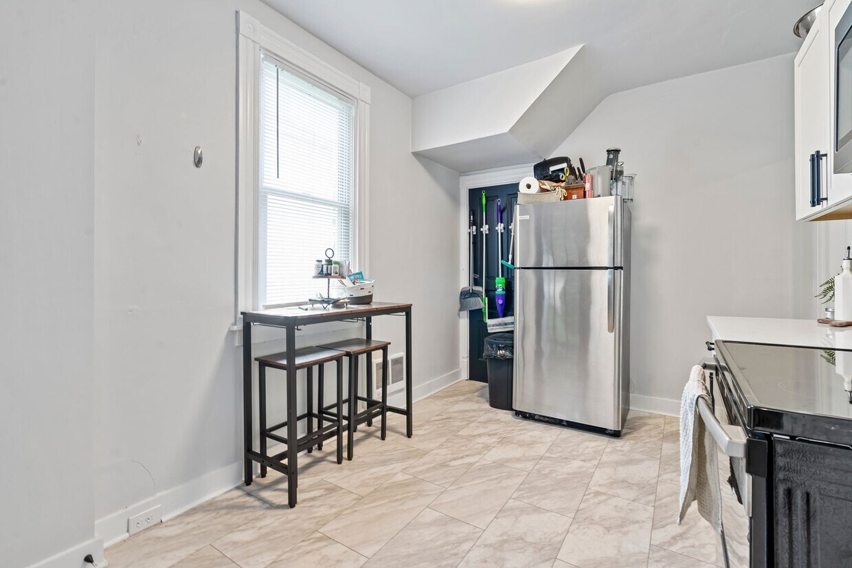 Foto principal - 388 Ingomar St