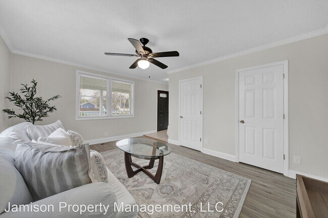 Foto del edificio - 4 br, 2 bath House - 1002 W 2nd Ave