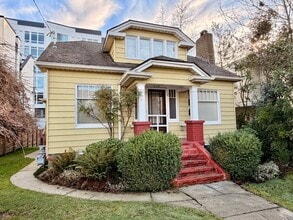 Building Photo - 433 NE 73rd St