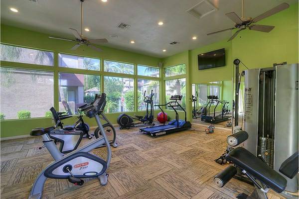 Gimnasio - 3848 N 3rd Ave