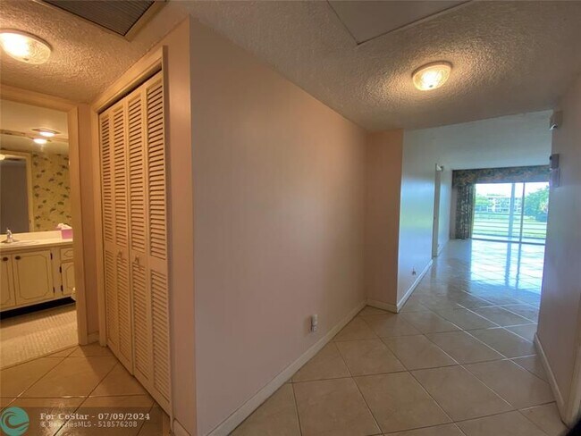 Building Photo - 3001 S Course Dr