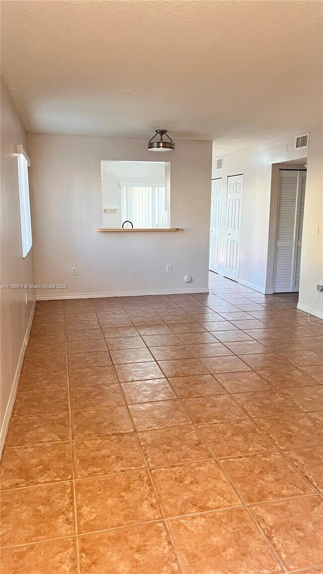 Foto del edificio - 7820 NW 7th St