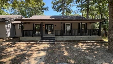 Building Photo - 2312 Coraltree Dr