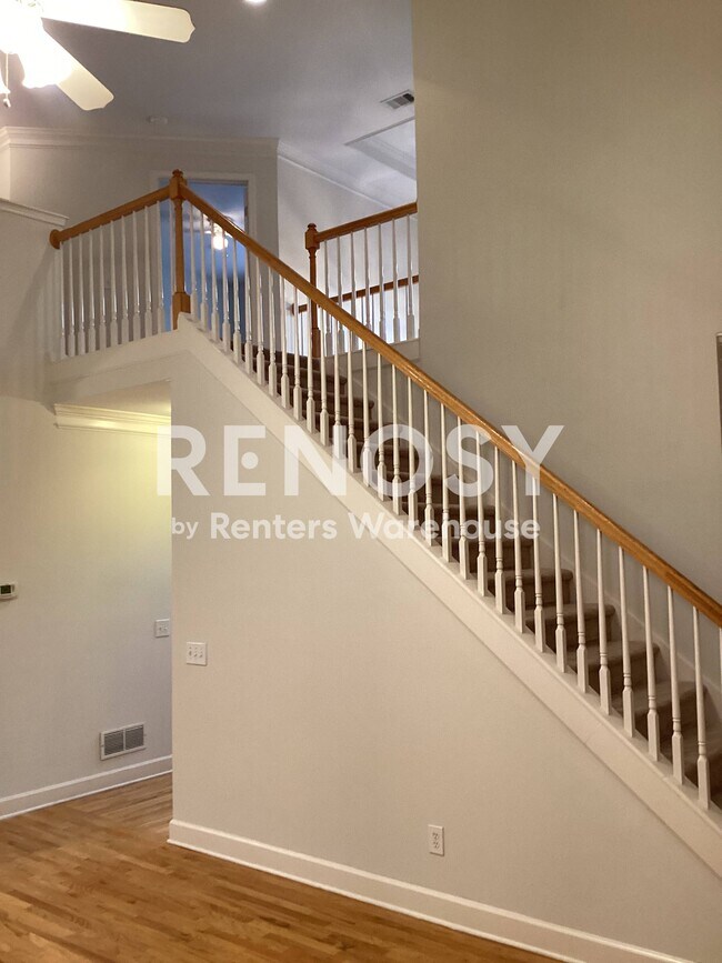 Foto del edificio - 755 Milton Oaks Dr