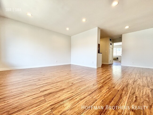 Foto del edificio - 260 S. Avenue 55 Los Angeles, CA 90042