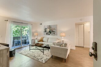 Building Photo - 3250 O'Neal Cir