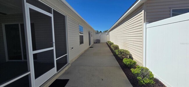 Foto del edificio - 2577 Lindewood St