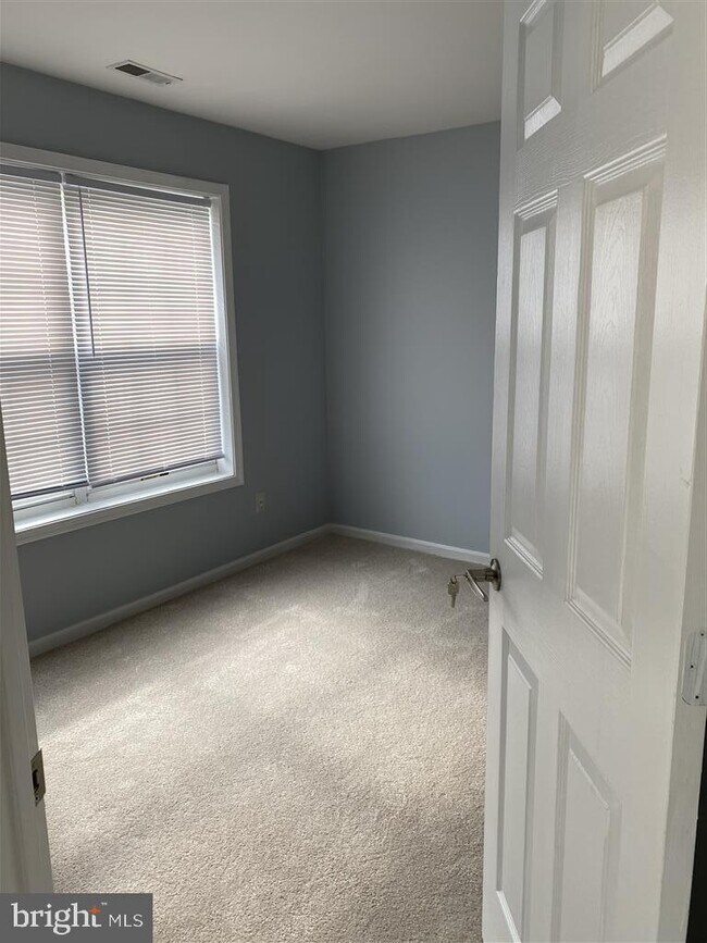 Foto del edificio - 7941 Bent Bough Rd