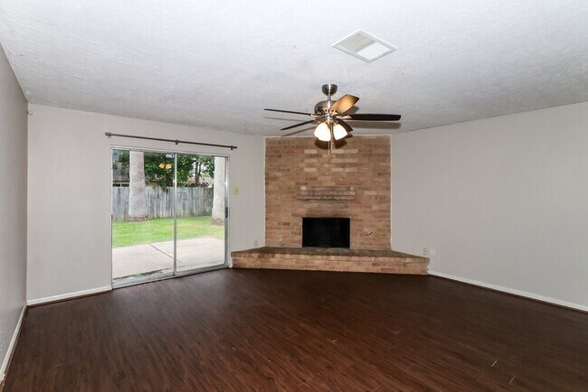 Building Photo - 6527 La Violetta Dr