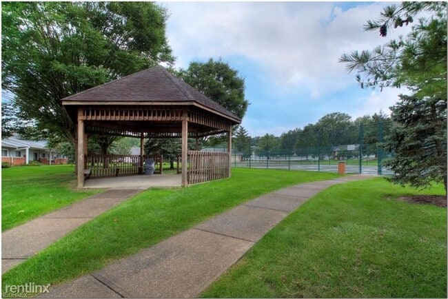 Building Photo - 2 br, 2 bath Condo - 27097 Oakwood Circle