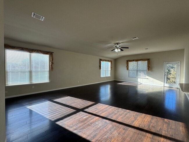 Foto del edificio - 8900 Viewpark Ln