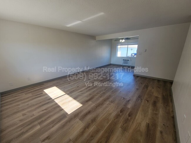 Foto del edificio - 1817 Cartmell St