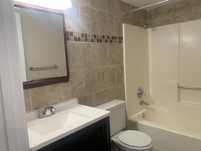 Bathroom - 433 Mason St