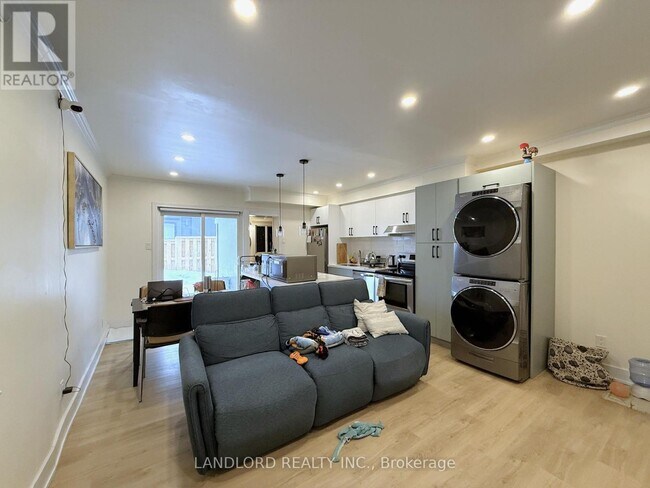 Photo du bâtiment - 107 Nairn Ave