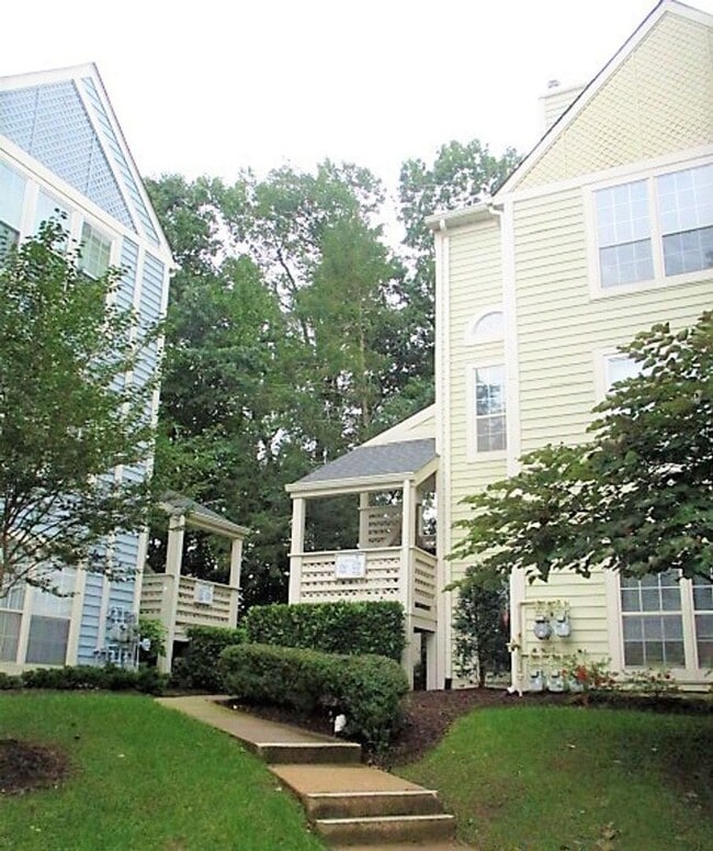 Building Photo - 7741 Willow Point Dr