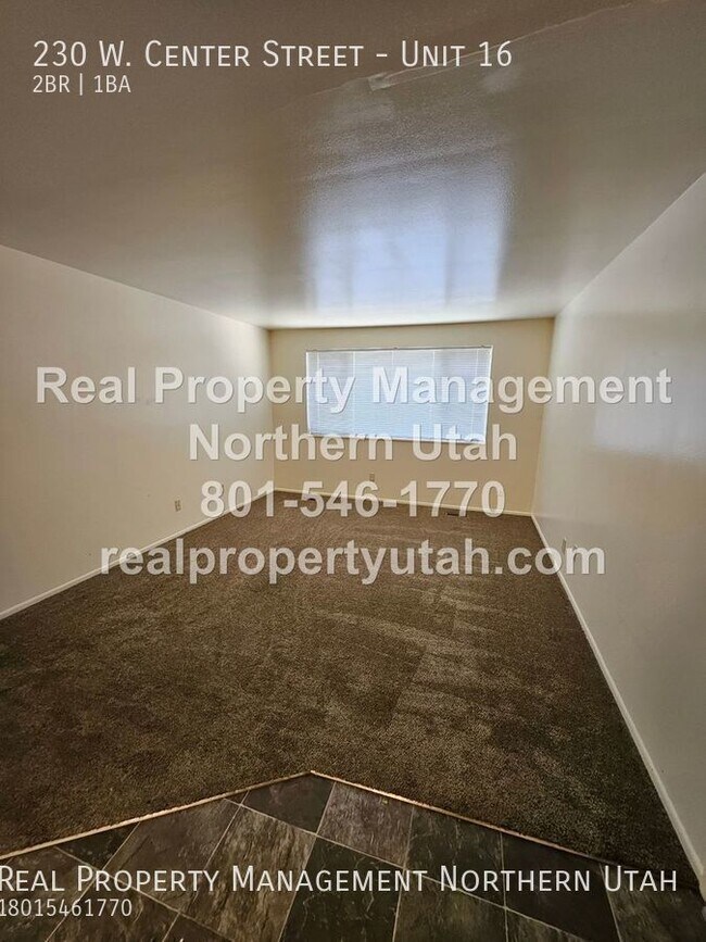 Foto del edificio - Top Floor Two Bedroom Apartment in Bountiful