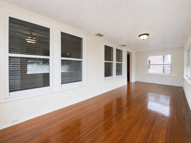 Foto del edificio - 748-758 Winfree Ave