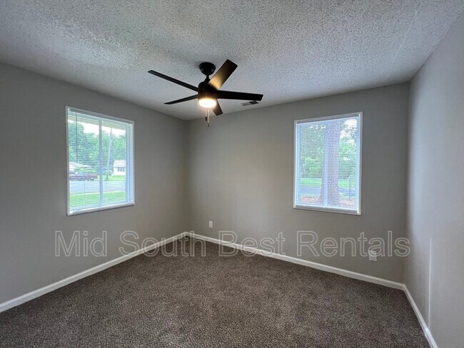 Building Photo - 3025 Lounette St