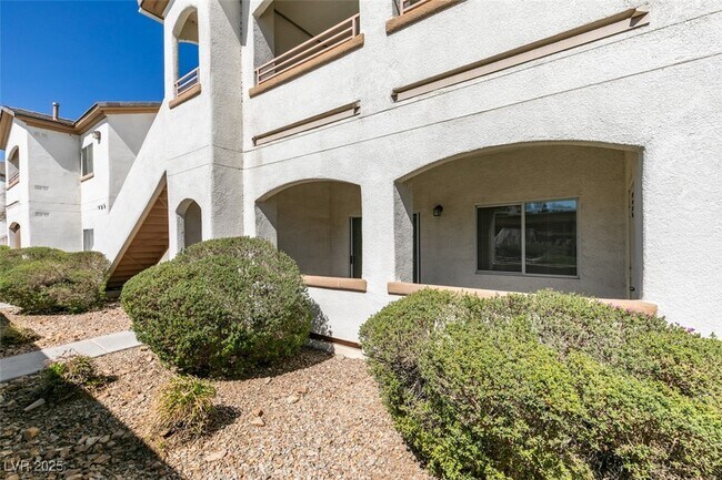 Building Photo - 5655 E Sahara Ave