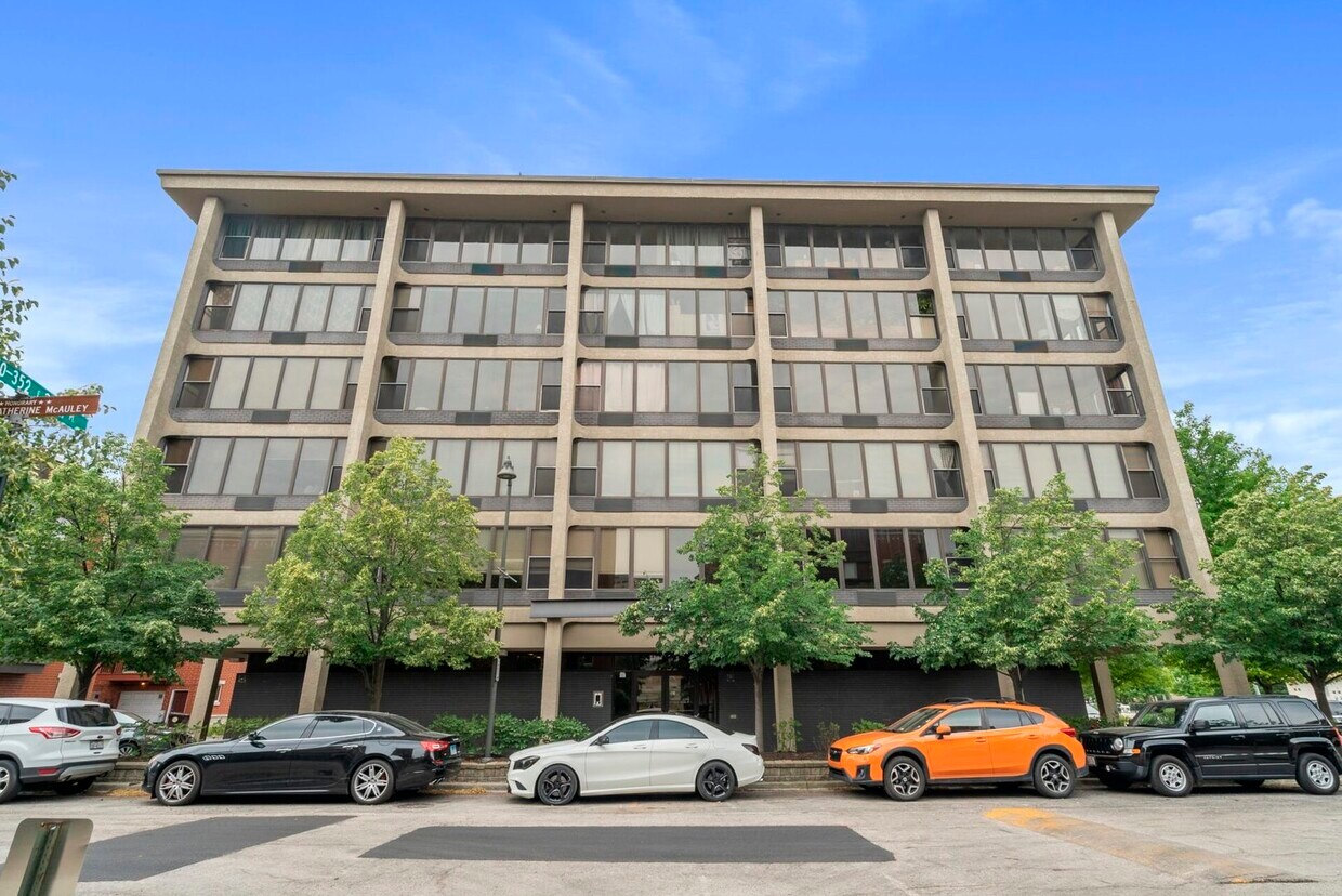 345 E Eastgate Pl Unit 604, Chicago, IL 60616 Condo for Rent in