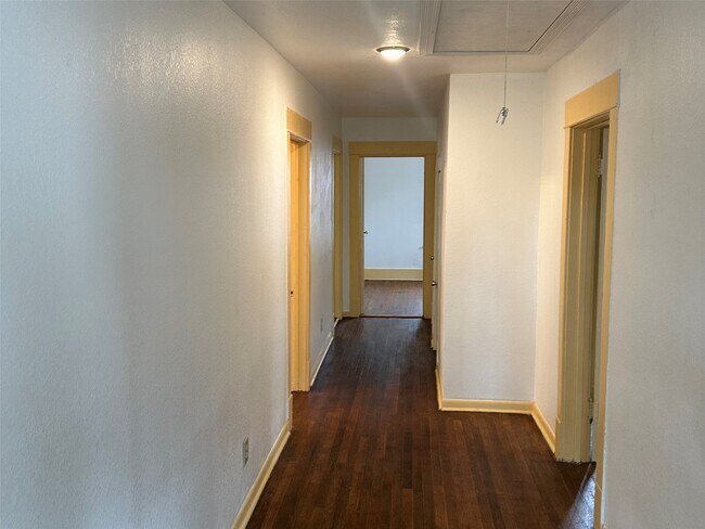 Foto del edificio - 4621 Davenport St