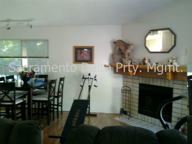 Building Photo - 3203 Rockhampton Dr